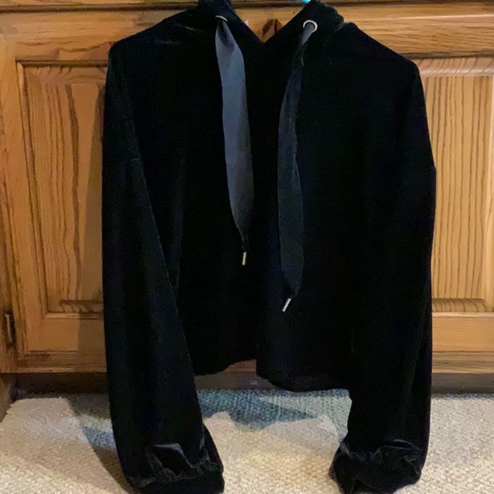 Hooded, black velvet Zara long sleeve top